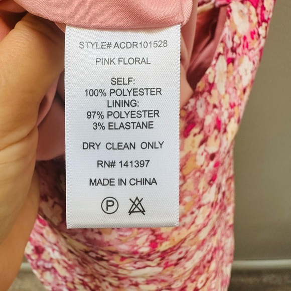 NWT ASTR The Label - Size Medium - Pink Floral - One shoulder dress - Picture 7 of 7